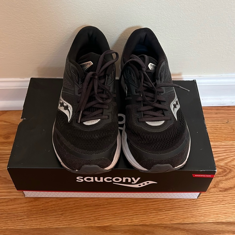 Saucony Omni 19 Women’s 8.5 Black/White